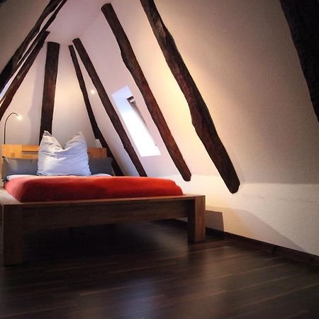 Wunderschoene Dachgeschoss - Maisonette Росток Экстерьер фото